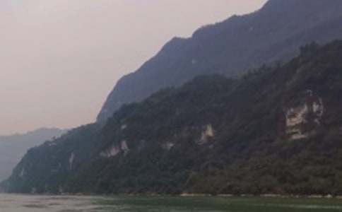 三峽大瀑布初二作文