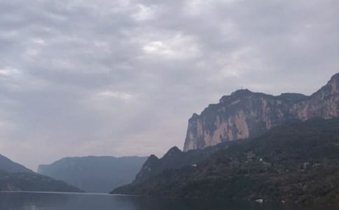 (��(y��u)��)���{����