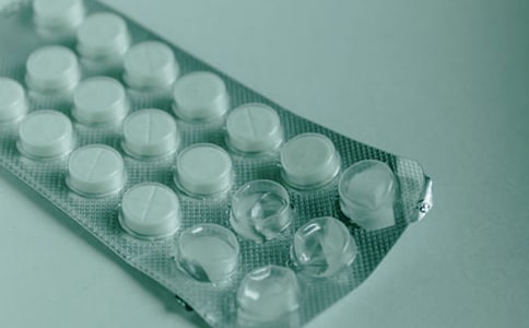 中班安全教案:《安全吃藥》