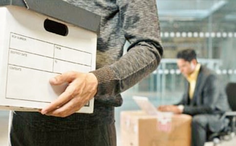 酒店服務(wù)員個(gè)人辭職報(bào)告