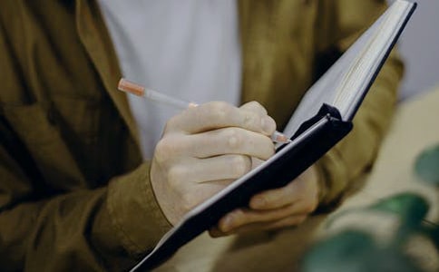 ���m���䶨����(y��u)���x��з��ģ�ͨ��5ƪ��