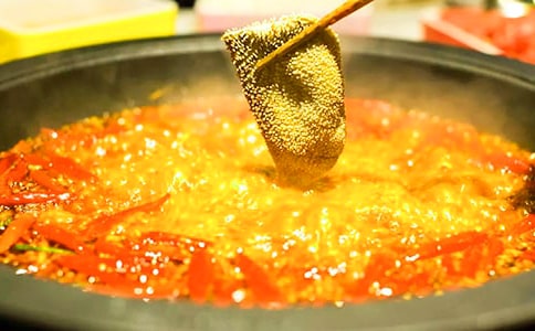 �ͽ���һ��Ի�偵ľ���370��