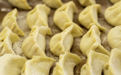 �����Բ�����ӵİl(f��)����Ȧ�ĺ��̾���