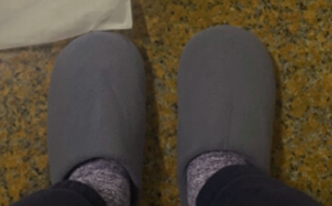 大班美術(shù)教案彩色的拖鞋5篇